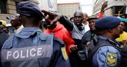 مظاهرات بجنوب افريقيا بعد قتل 36 شخصا فى اعمال شغب