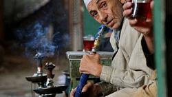 مزاج المدخنين في مصر يلفظ المعسل ماذا تغير في سوق الدخان؟
