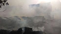 بشكل عاجل السيطرة على حريق بقطعة ارض تابعة لشركة بالاسكندرية بدون اصابات