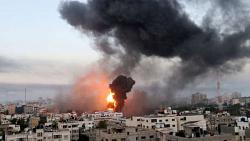 اسرائيل تدمر مبنى قناه الجزيره ووكاله اسوشيتدبرس في غزه فيديو