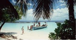 قم بزيارة أول منطقة جذب سياحي في جزر المالديف عام 1972 قبل أن يصبح المكان الأكثر روعة