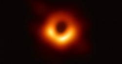 هل تساءلت يومًا عن عدد الثقوب السوداء الموجودة في الكون؟ الرقم مفاجأة