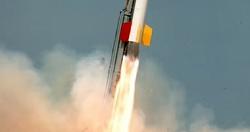 صاروخ ناسا يطلق بخار اخضر فى السماء لدراسه بلازما الفضاء