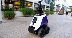 سنغافورة بصدد نشر الروبوتات للقيام بدوريات في الأماكن العامة