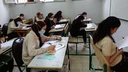 طلاب الصف الثالث الاعدادي بالقاهره يشيدون بامتحان العربي مباشر