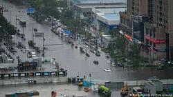 الامطار الغزيره تؤثر على اكثر من 100 الف صيني في جنوب غربي البلاد