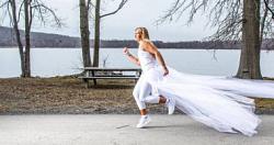 سبب العريس تخلت امرأة أمريكية عن فكرة الزواج وركضت 300 ميل في ثوب أبيض