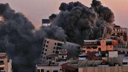 فلسطين الاحتلال يشن اعنف غارات على غزه منذ بدء العدوان