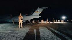 كواليس مغادره اخر طائره امريكيه افغانستان طالبان تسيطر على مطار كابول