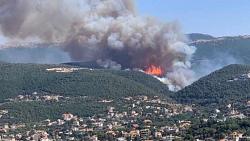 14 طائرة إطفاء في مواجهة حريق غابات أثينا