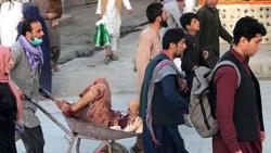 الصحه الافغانيه تعلن ارتفاع حصيله ضحايا هجوم مطار كابول الى 90 قتيلا
