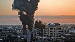 اخر اخبار العدوان الاسرائيلي على غزه الف جريح و136 شهيدا بينهم 31 طفلا