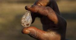 سلطات جنوب افريقيا احجار قريه كواهلاتى ليست الماسا بل بلورات كوارتز