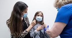 أعلنت المملكة المتحدة عن تنفيذ خطة تطعيم للأطفال الذين تزيد أعمارهم عن 12 عامًا في سبتمبر من العام المقبل