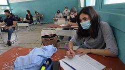 تونس تغلق 46 قسمًا و 11 مدرسة بسبب تفشي فيروس كورونا و COVID21 و covid19 بين الطلاب