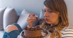 ما هي متلازمة الأكل العاطفي وكيفية القضاء عليها
