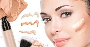 5 Makeup tips for dry skin owners peeling and highlighted liquid products