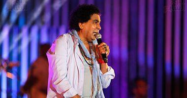 Mohamed Mounir ignites Hamas in the northern coast and raises a full banner