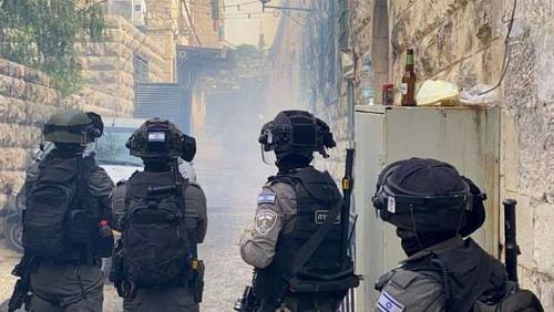 The Israeli occupation arrests 4 Palestinians from Hebron