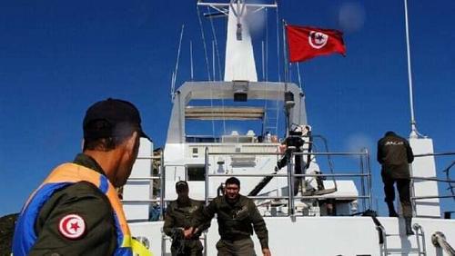Tunisian boat saved illegal immigrants from death and try to abideiveness