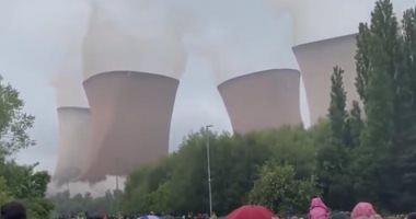 The moment of bombing 4 cooled towers for power plant in British video