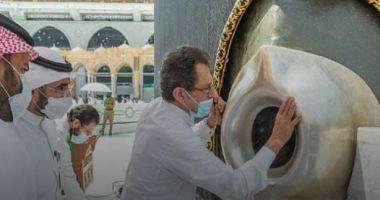 Quraish renews the construction of the Kaaba What did the Prophet Muhammad did to save black stone