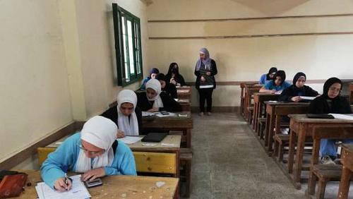 Secondary first students perform alternative exams in 4 subjects