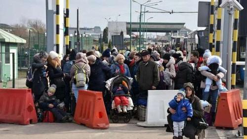 Train technical failure causes delaying Ukrainian evacuation flights to Poland