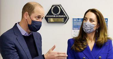 Kate Middleton is elegant blue for a visit to Scotland