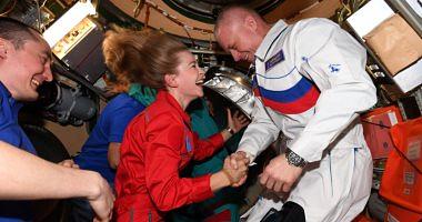 The moment of leaving the Russian Film Film for the International Space Station and his return to the land