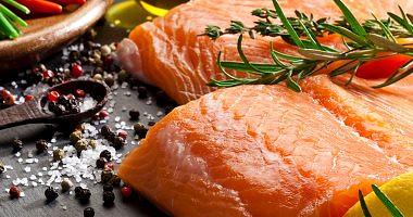 Salmon feeding expert protects you from infections and improves heart health and arteries