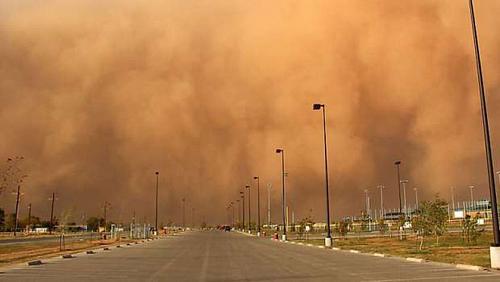 Stopping flights at Baghdad International Airport due to a severe dust storm