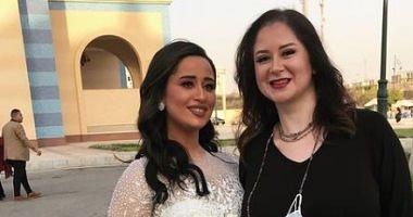 The marriage of the daughter of the late artist Salah Rashwan and Mai Nour El Sherif congratulates her