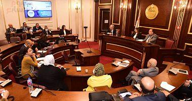 The Senate is recommended by the adoption of an academic academy of universities