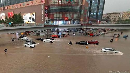 URGENT 12 people were drowned inside in China because of rain and video