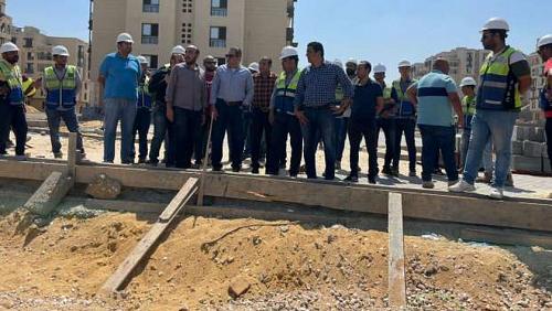 Deputy Minister of Housing inspects the project to develop the wall of the Ayoun in Cairo