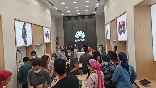 Huawei launches the latest Experience Store branches to serve citizens in Egypt