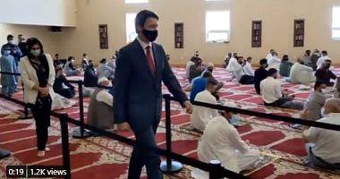 Video of the Prime Minister of Canada visits a mosque during Eid alAdha prayers to congratulate Muslims