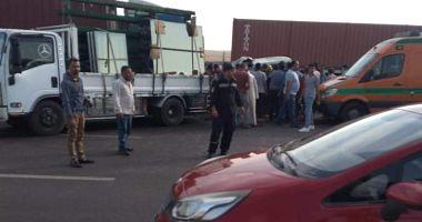 A transport vehicle behind the middle Round road collision in Giza