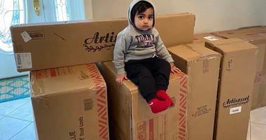 Two years old as an American child bought a furniture of $ 1700 during the call of his mother