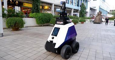 Singapore is going to spread robots to patrol in public places