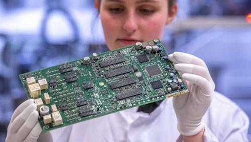 The return of electronic chips crisis universal car factories under closing