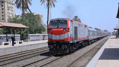 Train dates the third day of Eid al Adha on marine lines delays of up to two hours