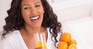 What is the nutritional value of a cup of orange juice daily