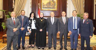 Senator receives office and industrial minister