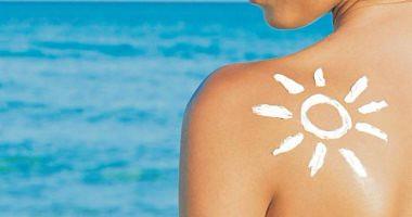 Cooling lotion and accessories are easy to treat sunburn