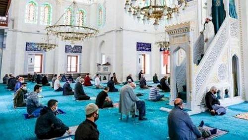 The next Friday sermon to the Ministry of Awqaf is the verses of consideration in the Holy Quran