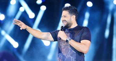 Mohamed Hamaki raises if the second songs of his album