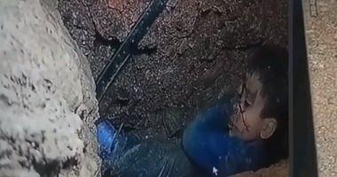 Attempts to save the child Ryan from a well of 60 meters continuous video