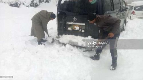 Pakistan snow crisis The army intervenes and the government opens an investigation after 22 tourists killed